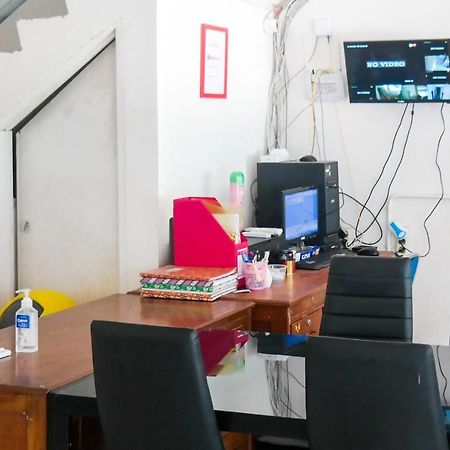 Reddoorz At Jalan Somba Opu Losari 마카사르 외부 사진