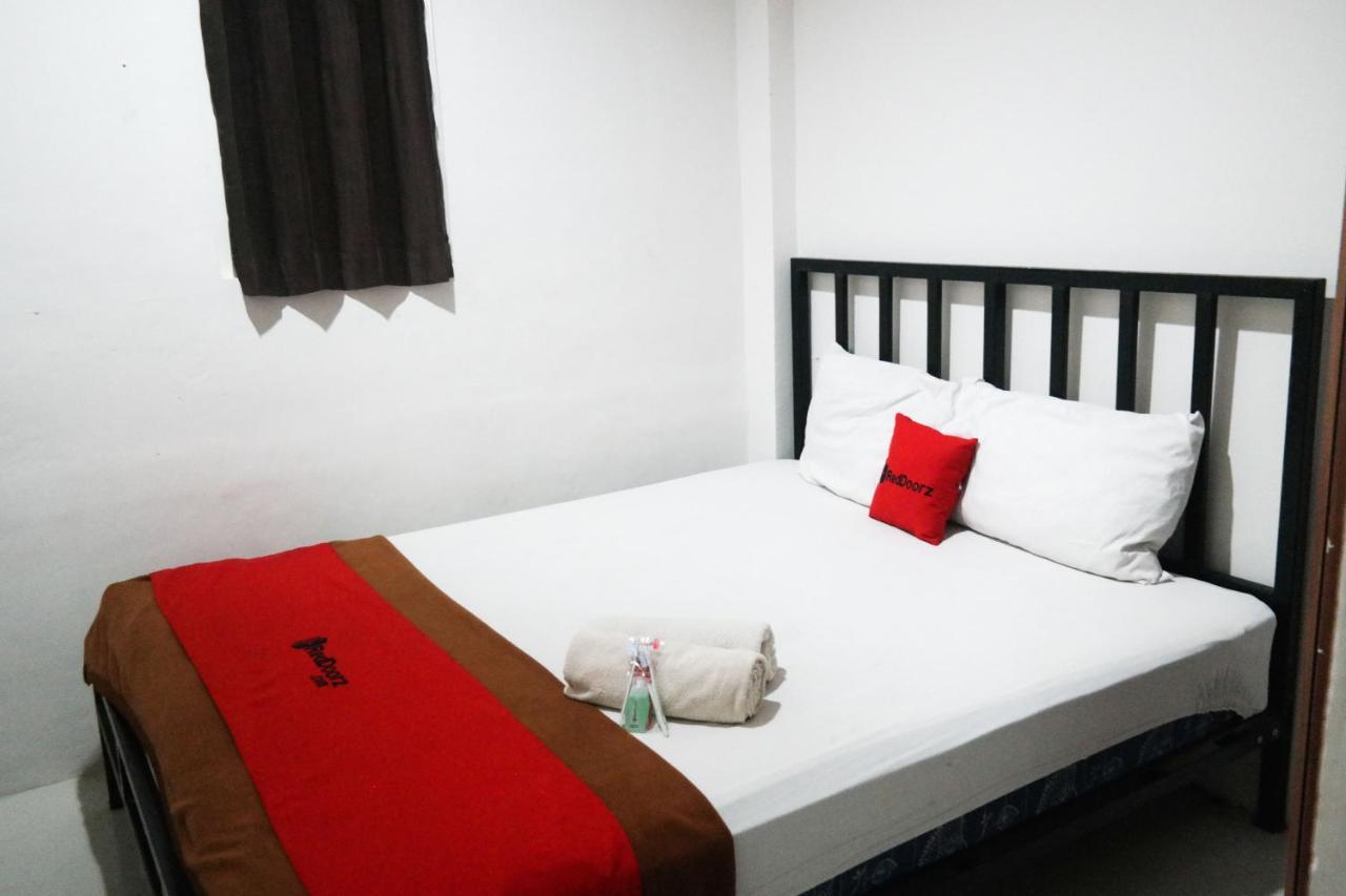 Reddoorz At Jalan Somba Opu Losari 마카사르 외부 사진