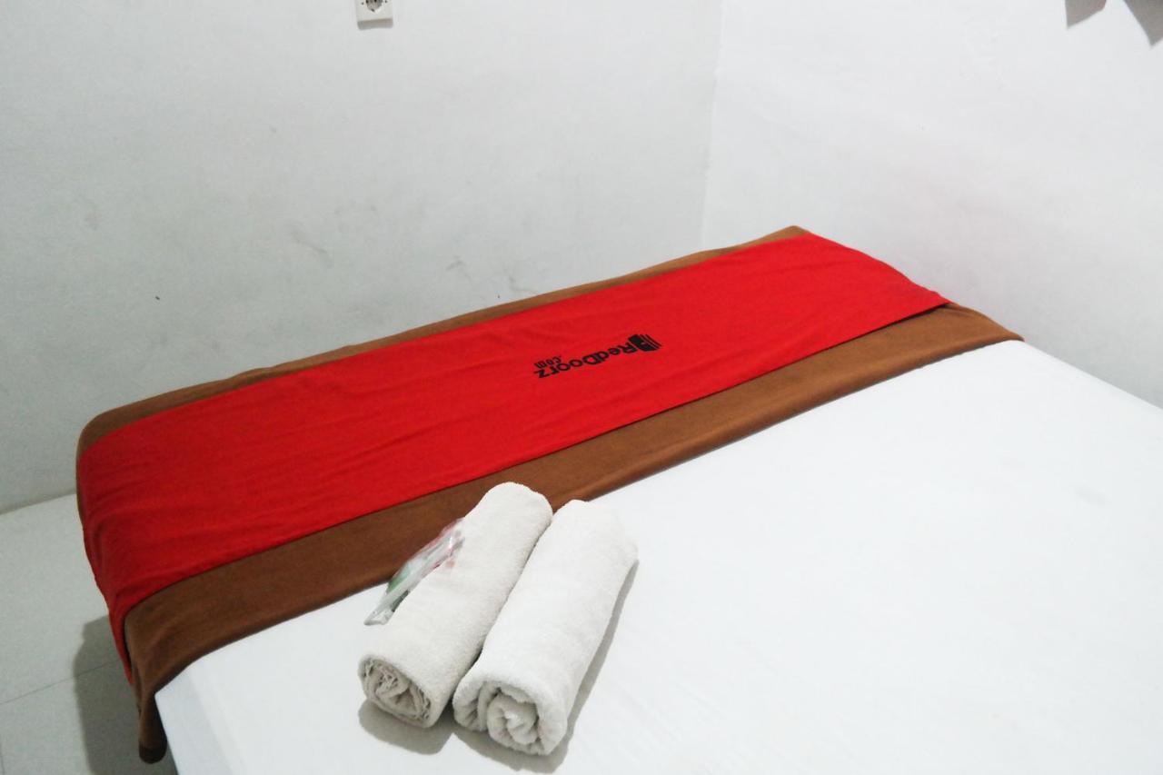 Reddoorz At Jalan Somba Opu Losari 마카사르 외부 사진