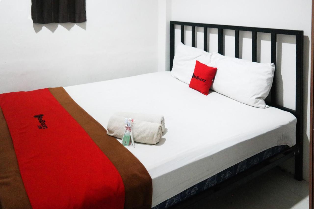Reddoorz At Jalan Somba Opu Losari 마카사르 외부 사진