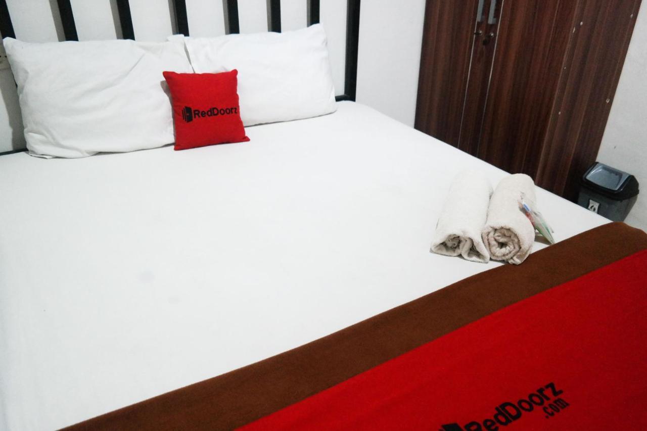 Reddoorz At Jalan Somba Opu Losari 마카사르 외부 사진
