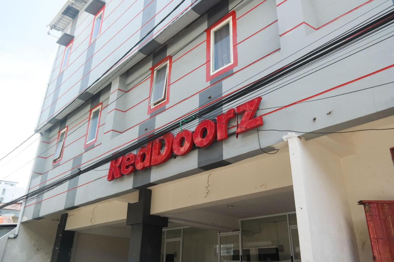 Reddoorz At Jalan Somba Opu Losari 마카사르 외부 사진