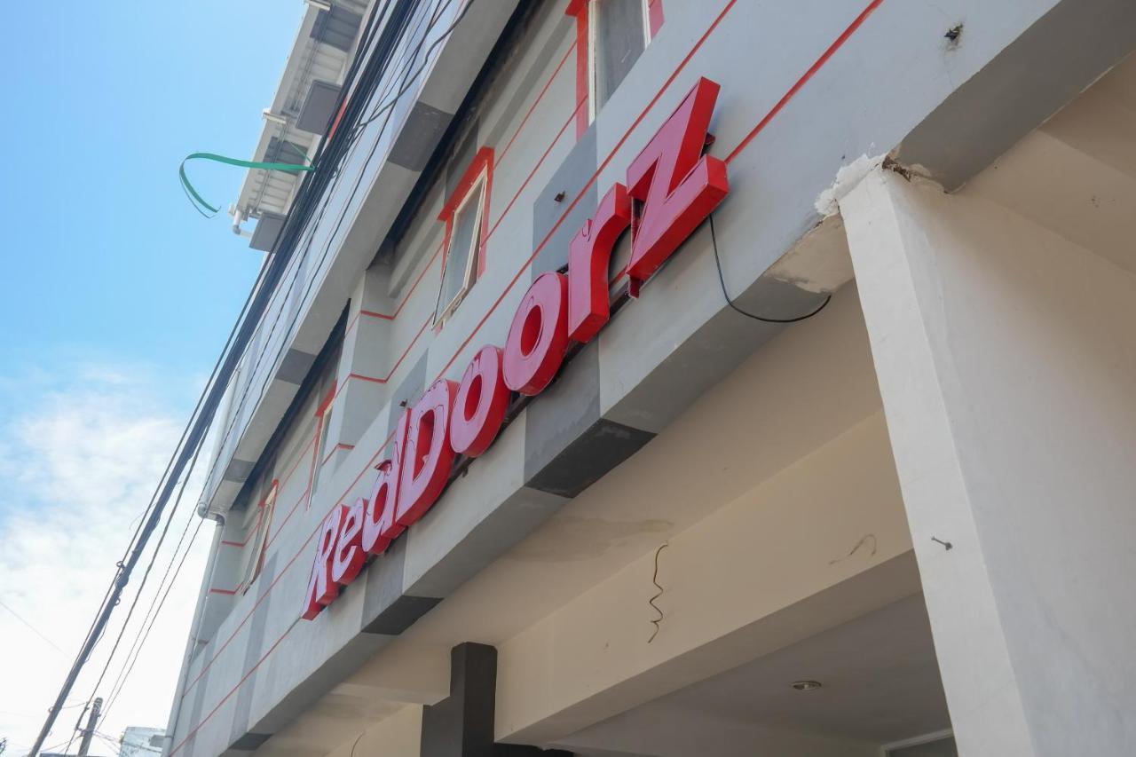 Reddoorz At Jalan Somba Opu Losari 마카사르 외부 사진